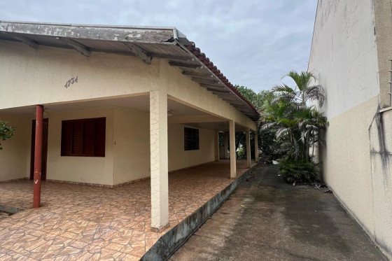 Casa à venda - 500m² - Umuarama-PR