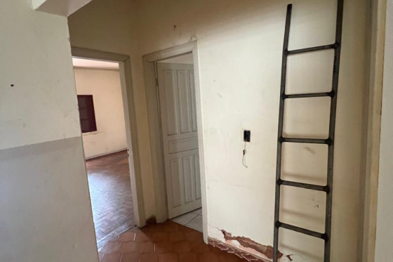 Casa à venda - 500m² - Umuarama-PR