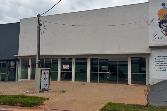 Salão Comercial para alugar - 500.00m² - Umuarama-PR